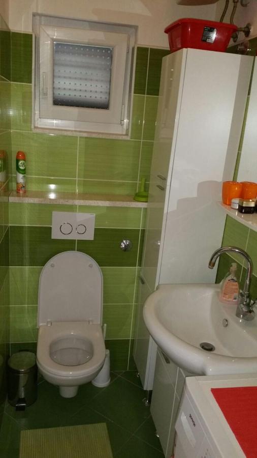 Ferienwohnung Tri Palme Prvic Sepurine Exterior foto