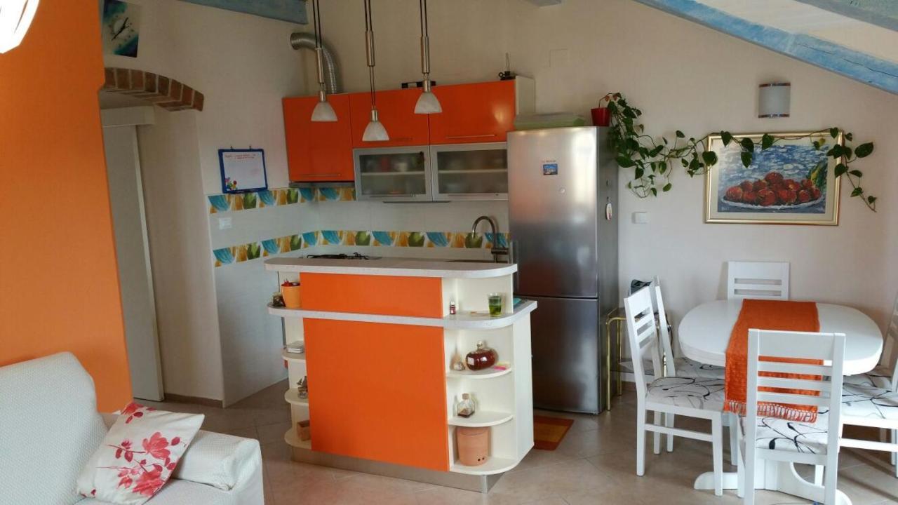 Ferienwohnung Tri Palme Prvic Sepurine Exterior foto