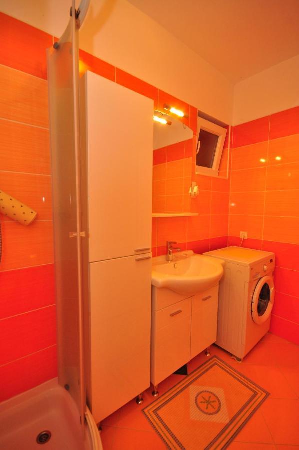 Ferienwohnung Tri Palme Prvic Sepurine Exterior foto