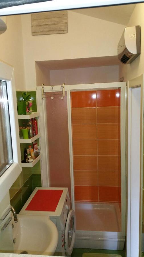 Ferienwohnung Tri Palme Prvic Sepurine Exterior foto